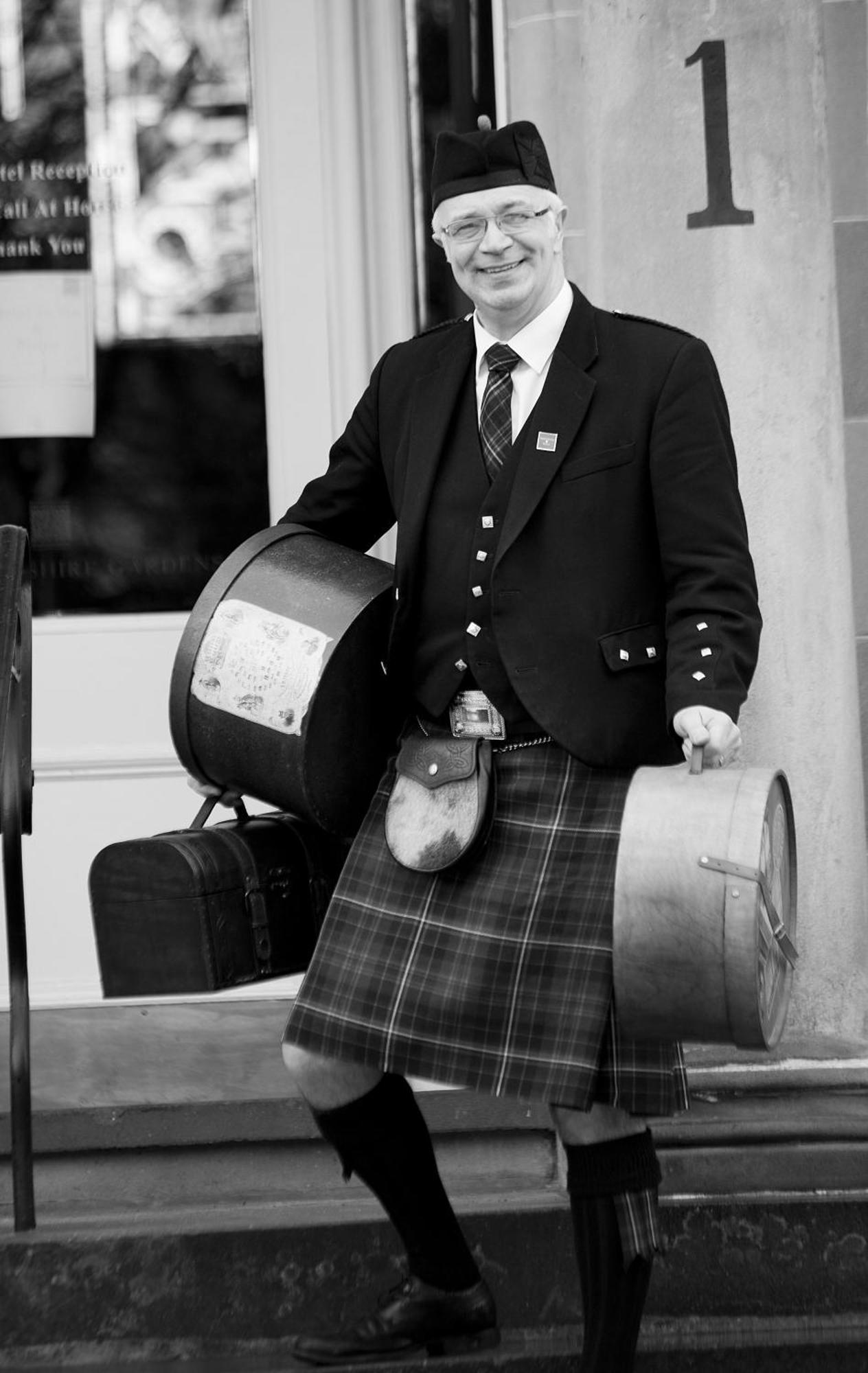 One Devonshire Gardens A Hotel Du Vin Γλασκώβη Εξωτερικό φωτογραφία A Scottish man wearing a kilt